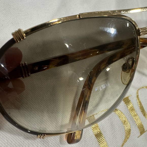 CHRISTIAN DIOR used in a good condition 
Goldtone Metal And Tortoise - Picture 7 of 10